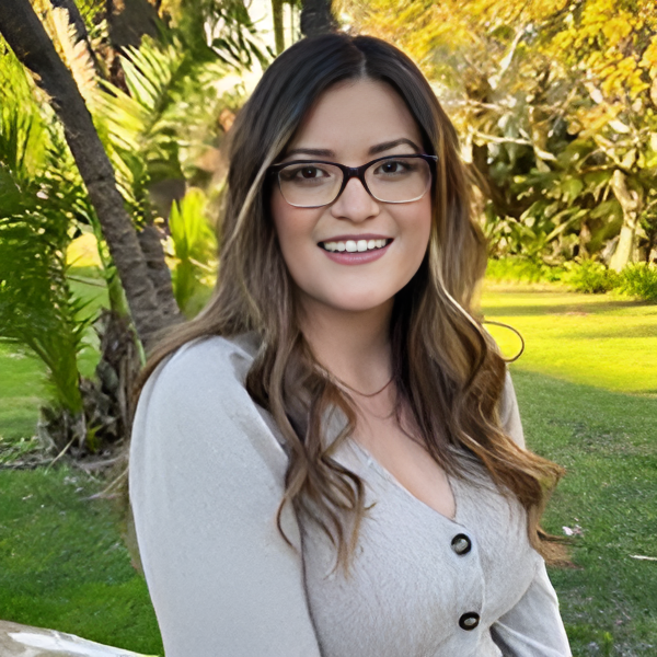 Lucia Toledo, EA